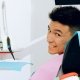 implantes dentales en adolescentes